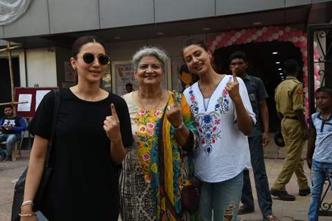 Bollywood celebrities cast their Vote!