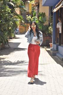 Kiara Advani snapped at Bandra