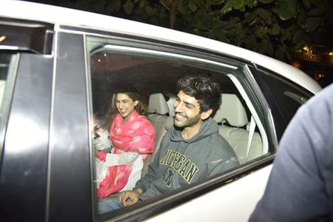 Sara Ali Khan with Kartik Aaryan snapped after the shoot of Love Aaj Kal 2