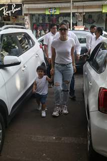 Taimur Ali Khan Pataudi with mommy Kareena Kapoor Khan spotted around the town