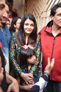 Bollywood Diva Aishwarya Rai Bachchan poses for a picture with Aaradhya Bachchan