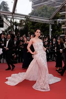 Kangana poses for a picture at 72nd Cannes Film Festival