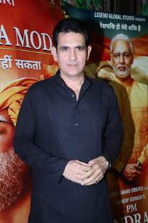 Omung Kumar spotted at the special screening of PM Narendra Modi