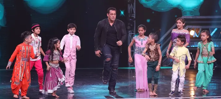 Salman Khan dances with the contestant on the sets of Super Dancer 3