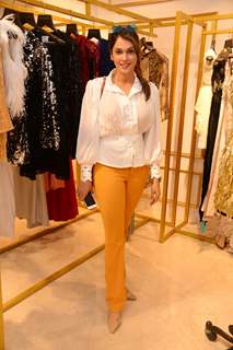 Isha Koppikar snapped at Jhelum X ramona store