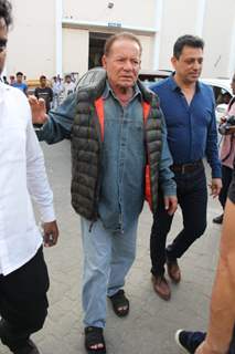 Salim Khan spotted at Mehboob studio for Bharat promotion