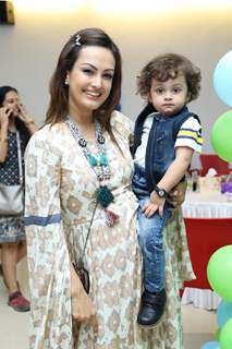 Nisha Rawal with son Kavish Mehra at Rayaan and Krishaang's birthday bash