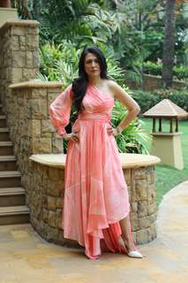 Mini Mathur was papped during the interviews of Mind the Malhotras