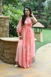 Mini Mathur was papped during the interviews of Mind the Malhotras