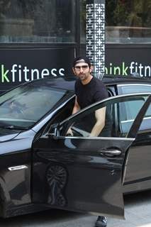 Kartik Aaryan snapped outside his gym