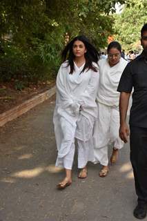 Aishwarya Rai Bachchan at Sheetal Jain's funeral