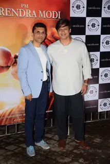 Cast of Narendra Modi at the success bash!
