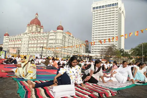 Bollywood stars celebrate yoga Day!