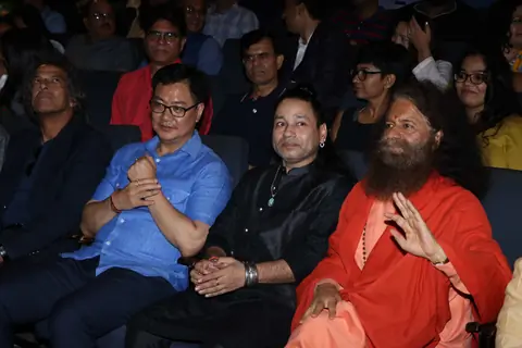 Celebrities attend Kailash Kher birthday bash!