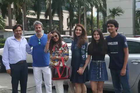 Celebrities spotted around the town!