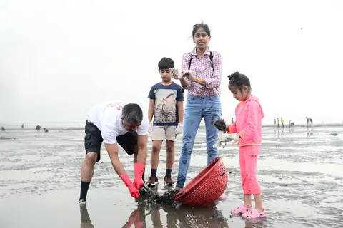 Celebrities spotted around the town!