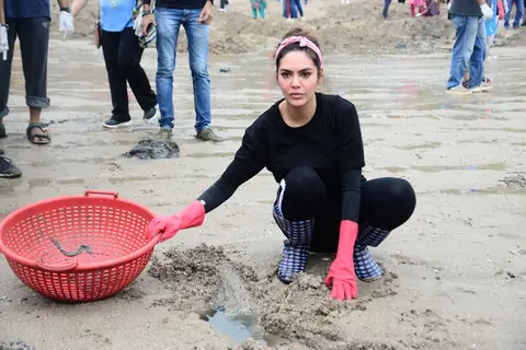 Celebrities spotted around the town!