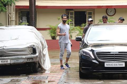 Shahid Kapoor snapped at the gym