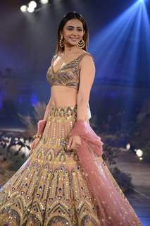 Rakul Preet Singh snapped while walking the ramp for Reynu Tandon at India couture week show