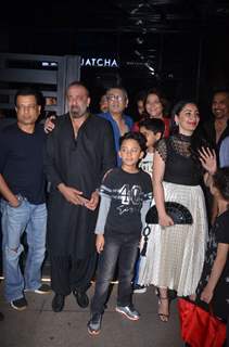 Sanjay Dutt celebrates his birthday with family and friends!