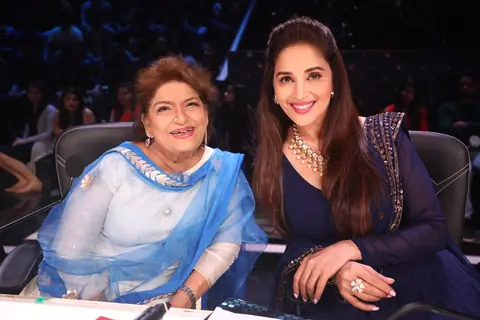 Saroj Khan, Madhuri Dixit on the sets of Colors Dance Deewane season 2