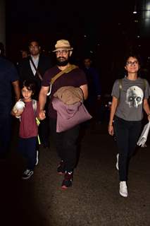 Aamir Khan spotted with family at airport! 