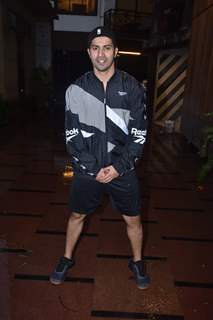 Varun Dhawan spotted around the town!