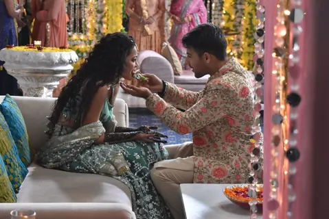 Kunal and Kuhu Mehendi Ceremony Pictures from Yeh Rishtey Hai Pyaar Ke