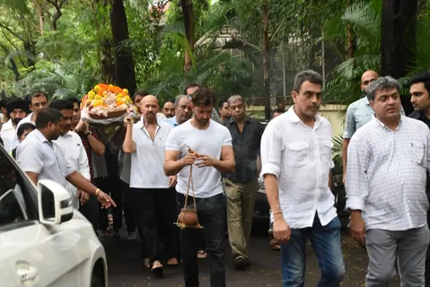 Bollywood celebs bid adieu to J. Om Prakash!