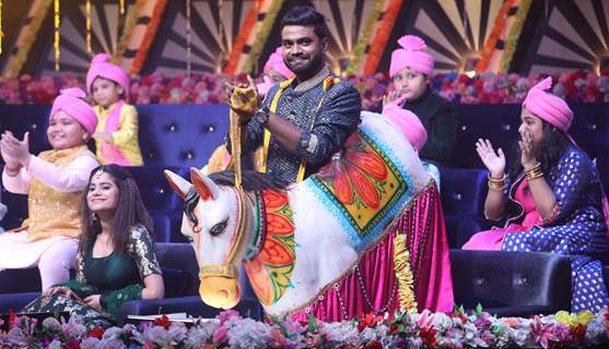 Shaadi Dhamaal On The Sets Of Sony TV's Uperstar Singer