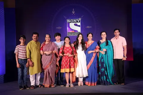 Tara from Satara cast