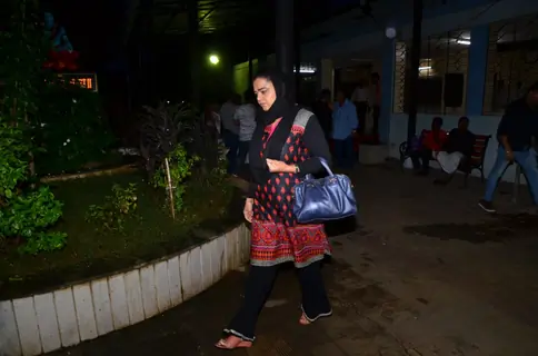 Celebrities at Vidya Sinha's funeral!