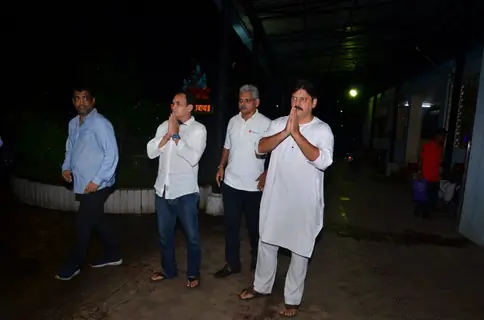 Celebrities at Vidya Sinha's funeral!