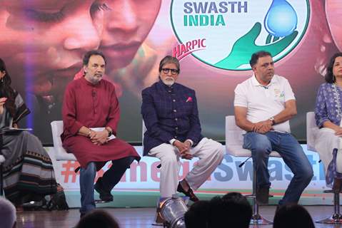 Amitabh Bachchan was papped at NDTV Swatch India Marathon