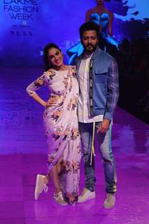 Riteish Deshmukh and Genelia Deshmukh walk the ramp at Lakme Fashion Week 2019! 