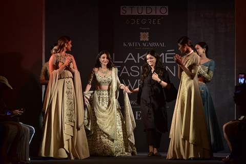 Soha Ali Khan walks the ramp at Lakme Fashion Week 2019! 