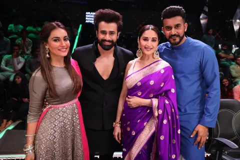 Surbhi Jyoti, Pearl Puri, Madhuri Dixit and Shashank Khaitan on the set of Dance Deewane