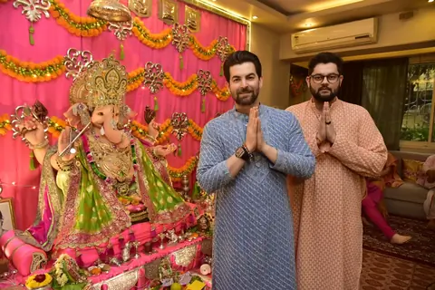 Neil Nitin Mukesh celebrates Ganesh Utsav 2019!
