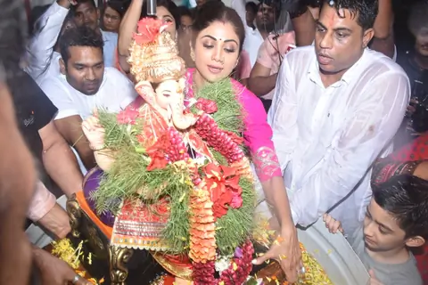 Shilpa Shetty snapped at Ganesh Visarjan!
