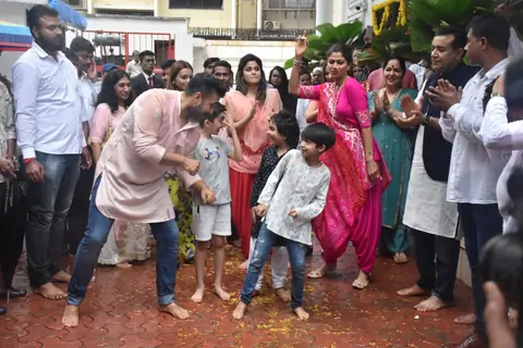 Shilpa Shetty snapped at Ganesh Visarjan!