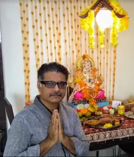 Navin Saini welcomes Ganpati at his house