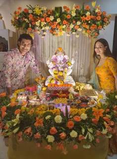 Ssharad Malhotra- Ripci Bhatia welcomes Ganpati at their house