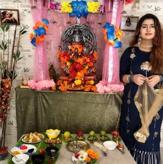 Subuhi Joshi welcomes Ganpati at her house
