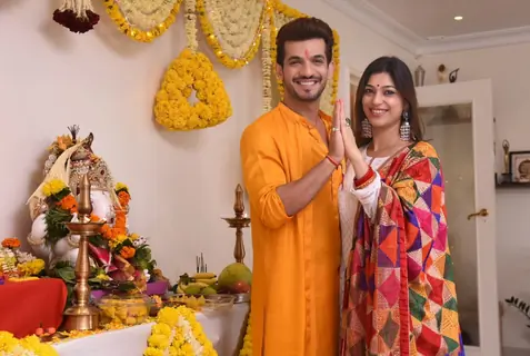 Arjun Bijlani- Neha Swami welcomes Ganpati at their house