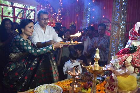 Lata Sabharwal and Sanjeev Seth welcomes Ganpati