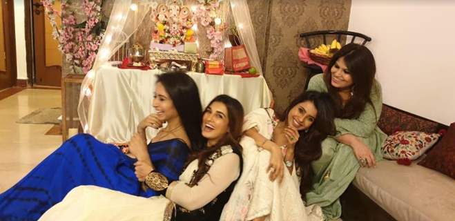 Pranitaa Pandit and Shiny doshi with friends
