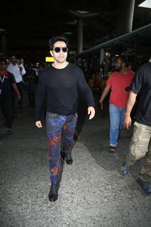 Varun Dhawan snapped at Mumbai Airport