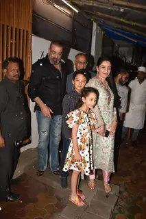 Sanjay Dutt snapped with family! 