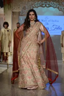 bollywood celebs snapped around the town