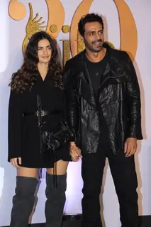 Arjun Rampal and Gabriella Demetriades walk the Green Carpet!